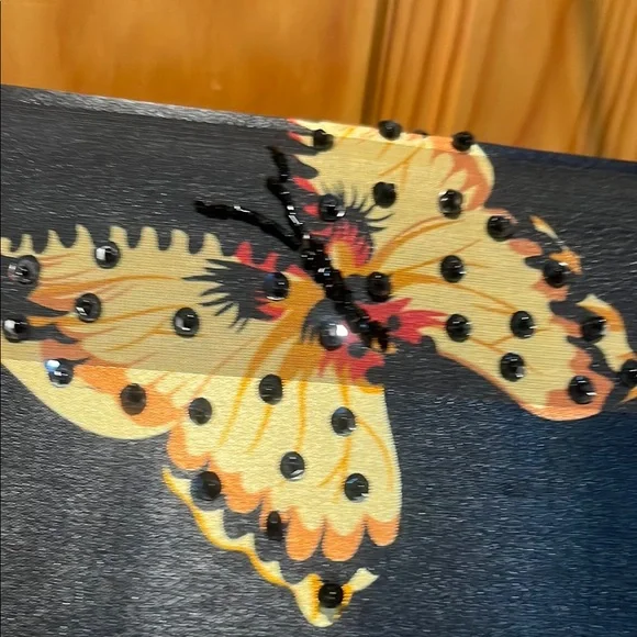 Elegant Black Butterfly Clutch - Picture 4 of 9